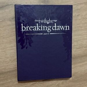 Twilight Saga Breaking Dawn part 1 DVD set with collectible prop flower Like New